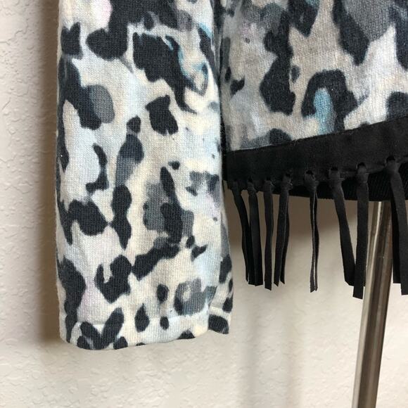 Tyler Boe white black blue fringe trim animal print sweater size Medium - Picture 5 of 13
